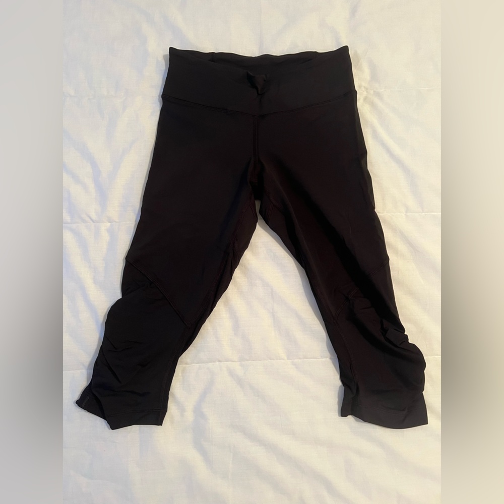 Lululemon capris black size 6